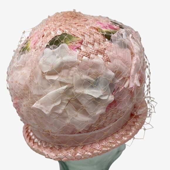 Vintage 60s Raffia Hat Satin Band Bow Silk Floral Net Covered‎ Cloche Grannycore - Picture 3 of 9